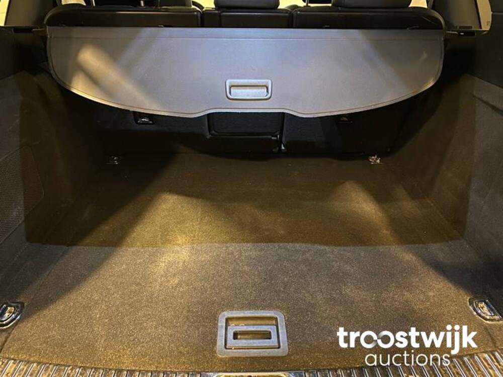 Porsche Cayenne S E-Hybrid 3.0 Car