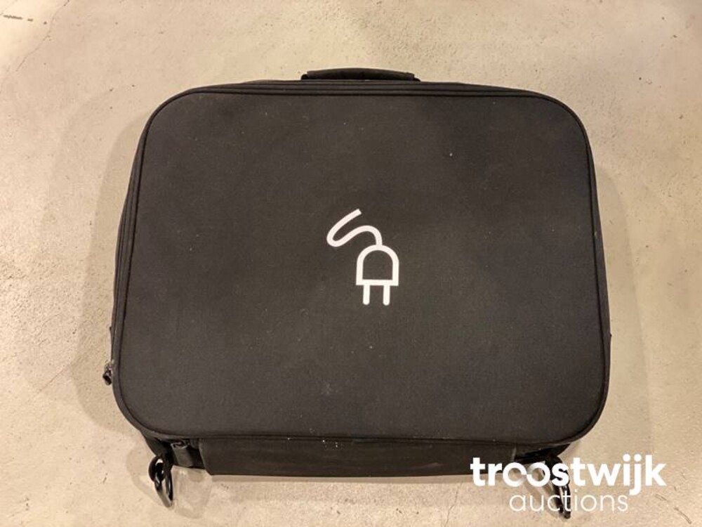 Porsche Cayenne S E-Hybrid 3.0 Car