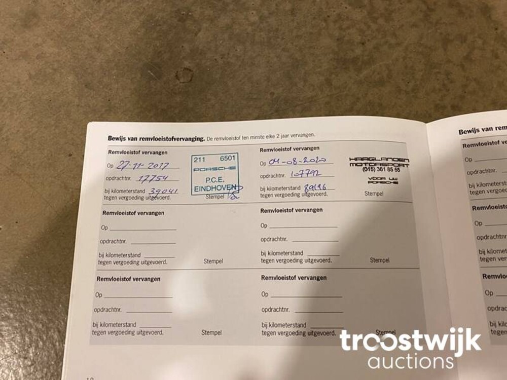 Porsche Cayenne S E-Hybrid 3.0 Car