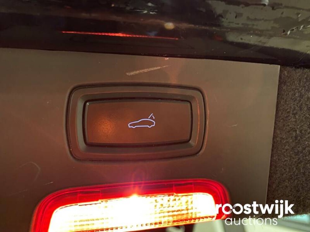 Porsche Cayenne S E-Hybrid 3.0 Car