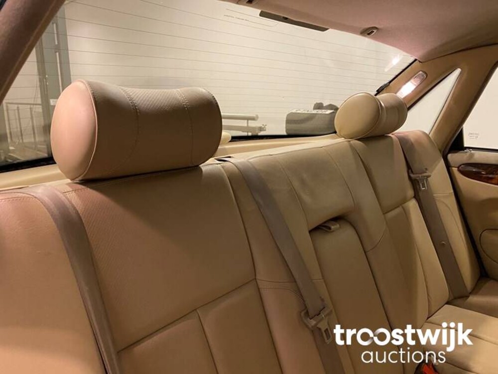 Jaguar XJ 3.2 V8 Executive Car