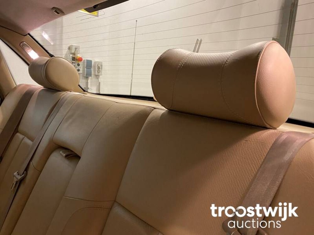 Jaguar XJ 3.2 V8 Executive Car