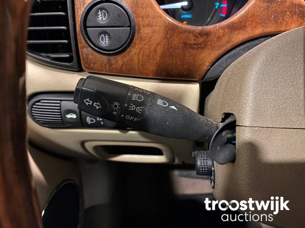 Jaguar XJ 3.2 V8 Executive Car