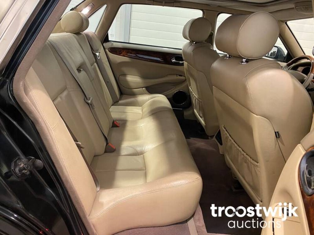 Jaguar XJ 3.2 V8 Executive Car