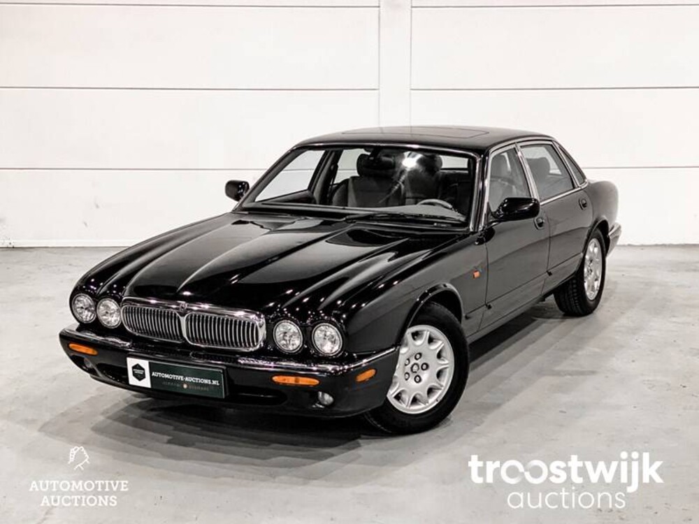 Jaguar XJ 3.2 V8 Executive Car