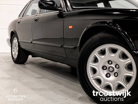 Jaguar XJ 3.2 V8 Executive Auto