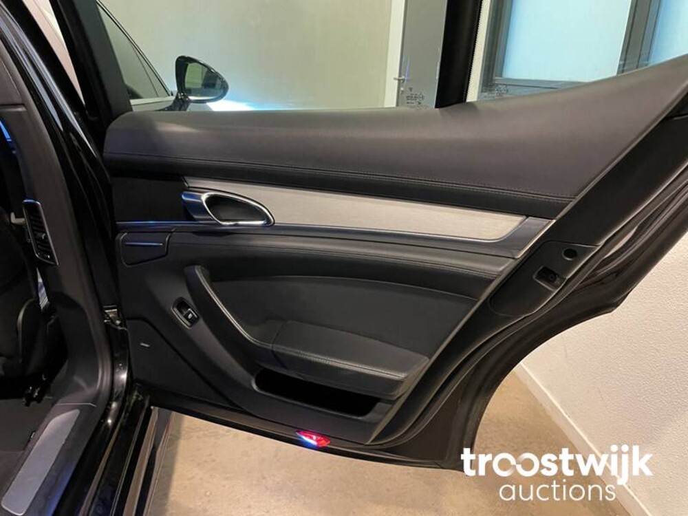 Porsche Panamera Turbo 4.8 Car