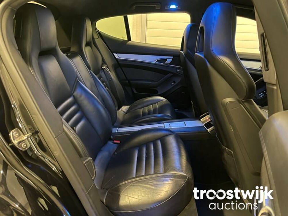Porsche Panamera Turbo 4.8 Car