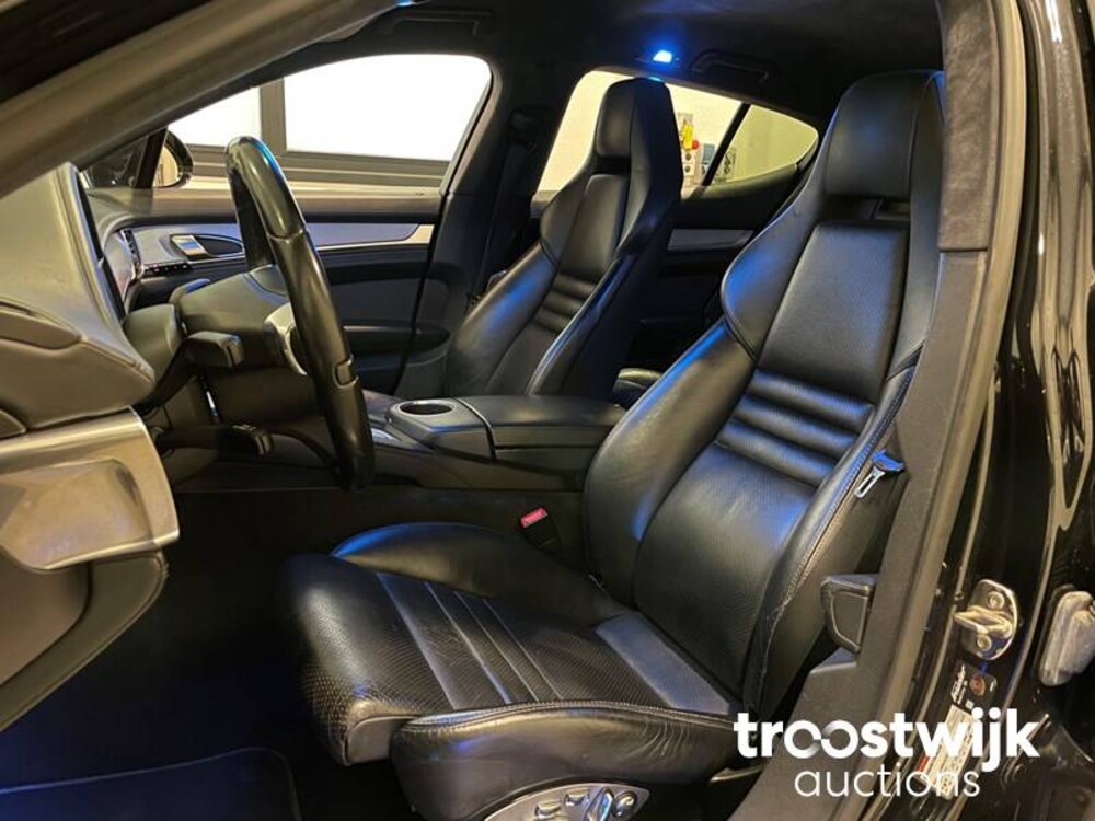 Porsche Panamera Turbo 4.8 Car