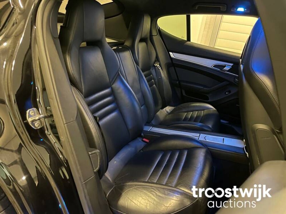 Porsche Panamera Turbo 4.8 Car