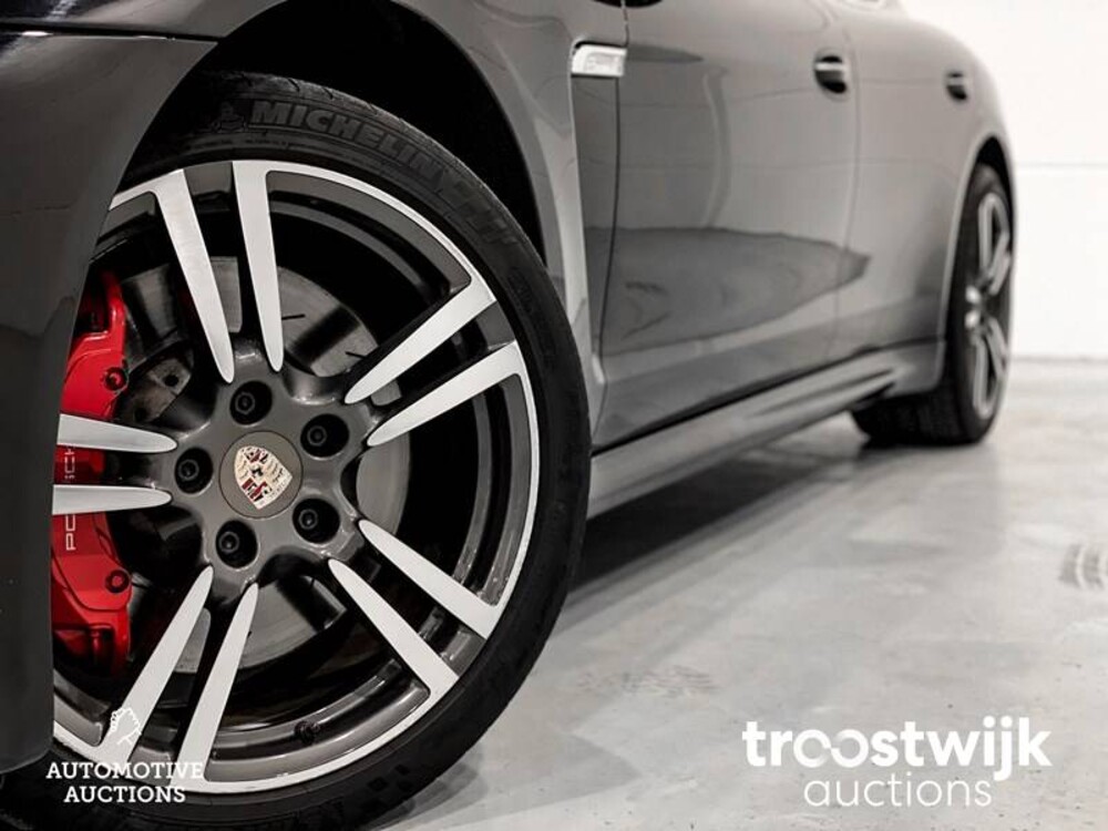 Porsche Panamera Turbo 4.8 Car