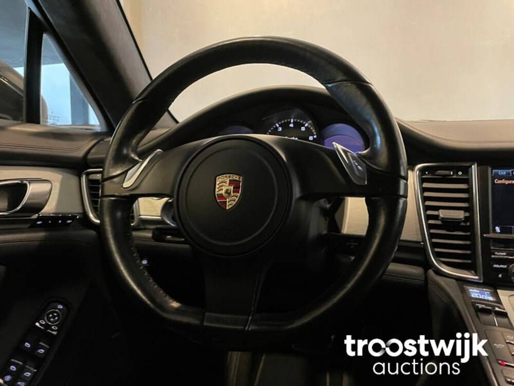 Porsche Panamera Turbo 4.8 Car