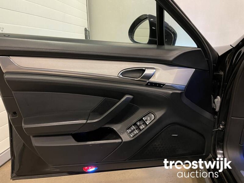 Porsche Panamera Turbo 4.8 Car