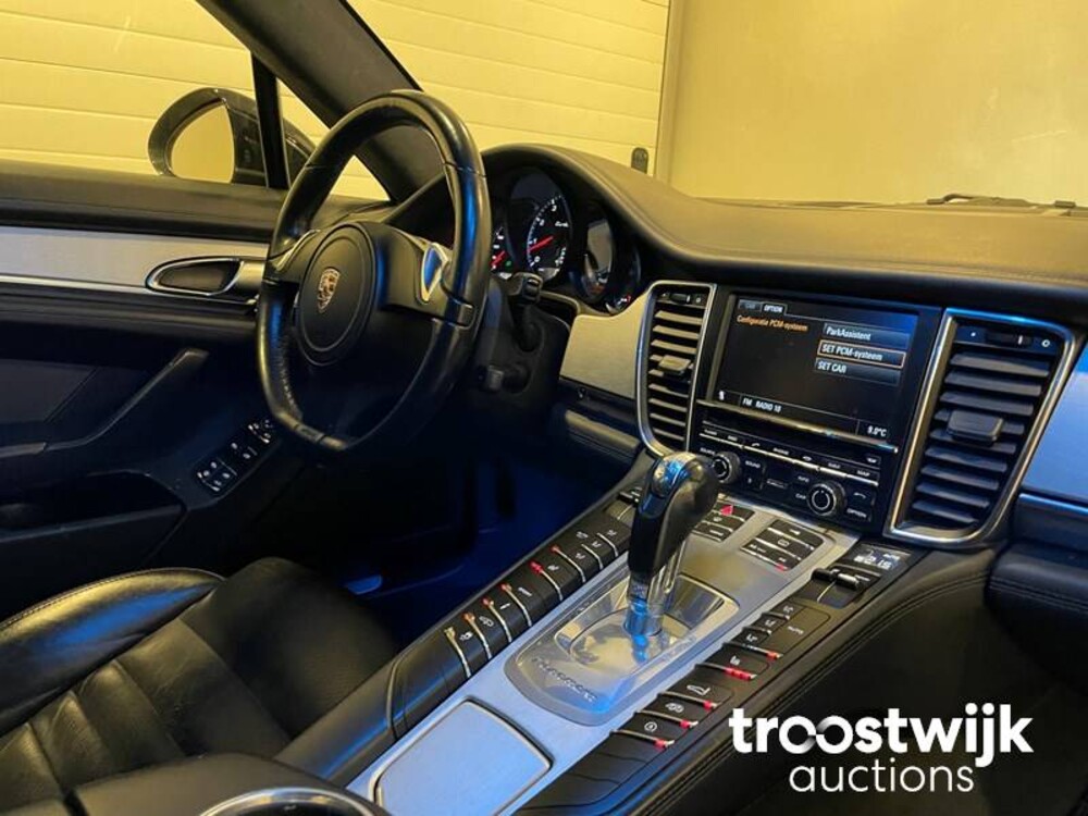 Porsche Panamera Turbo 4.8 Car