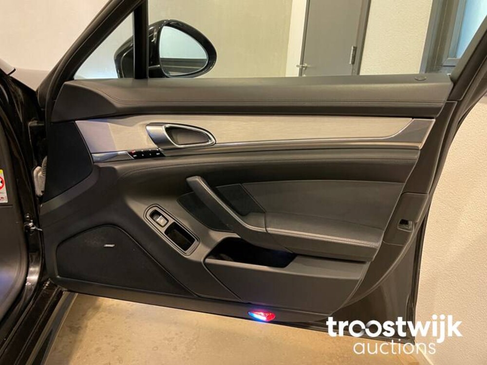 Porsche Panamera Turbo 4.8 Car