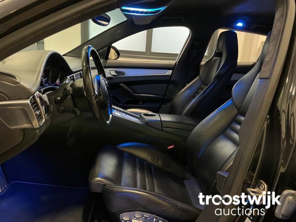 Porsche Panamera Turbo 4.8 Car