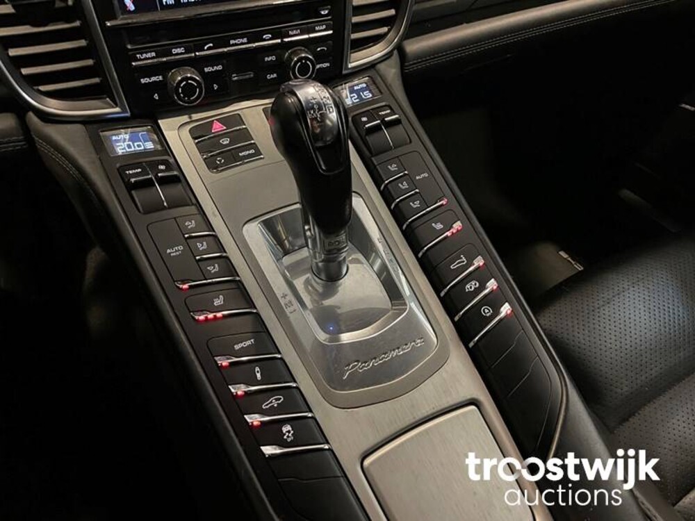 Porsche Panamera Turbo 4.8 Car