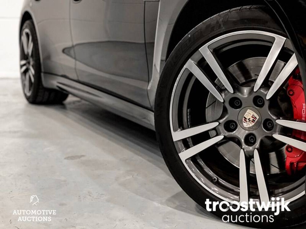 Porsche Panamera Turbo 4.8 Car