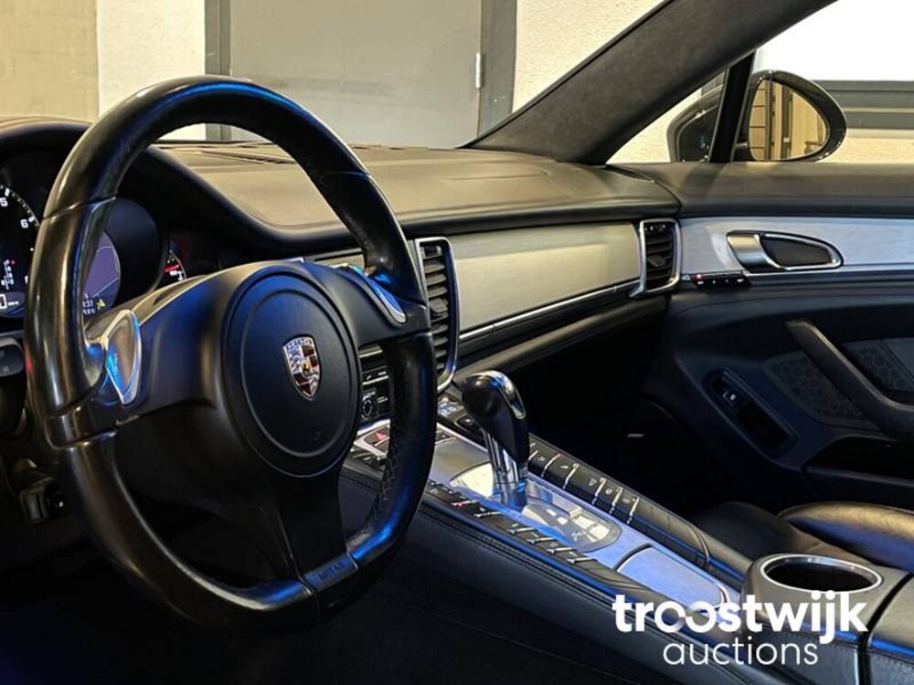 Porsche Panamera Turbo 4.8 Car