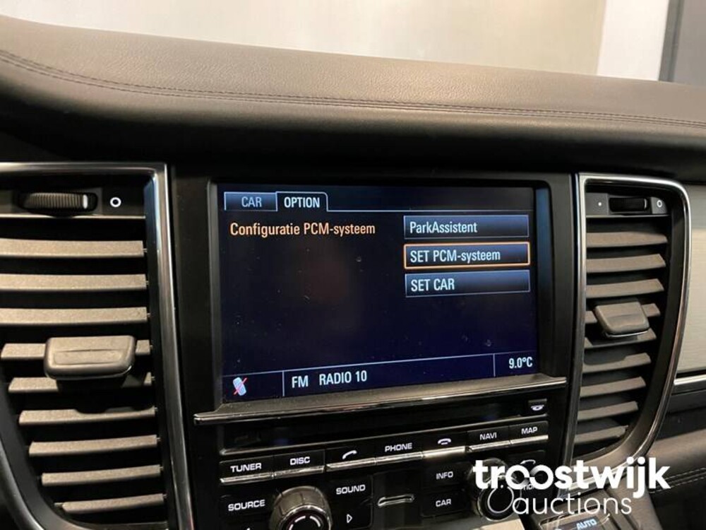 Porsche Panamera Turbo 4.8 Car