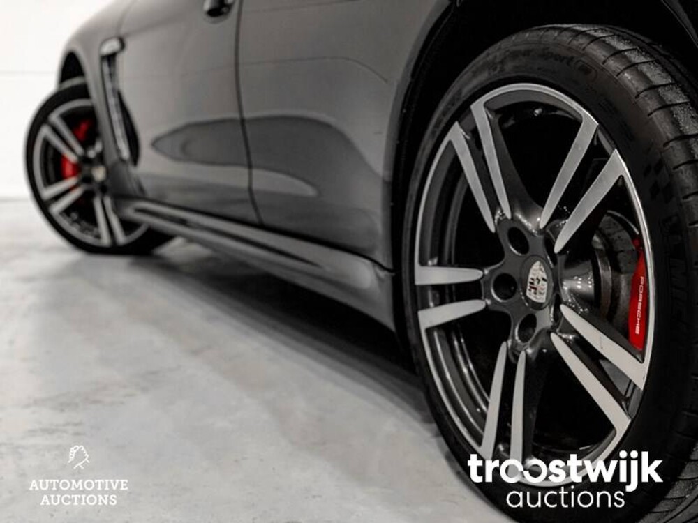 Porsche Panamera Turbo 4.8 Car