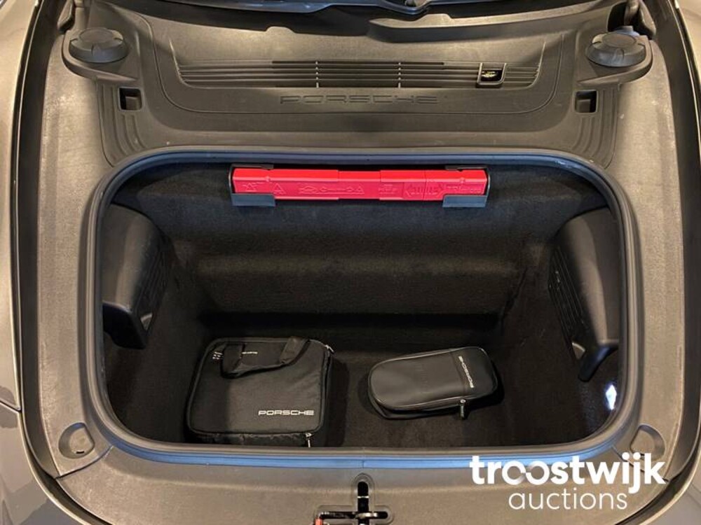 Porsche 911.2 Carrera 4 GTS 3.0 FACELIFT SportChrono Cabriolet -Orig. NL- 450pk 2017, NP-257-Z