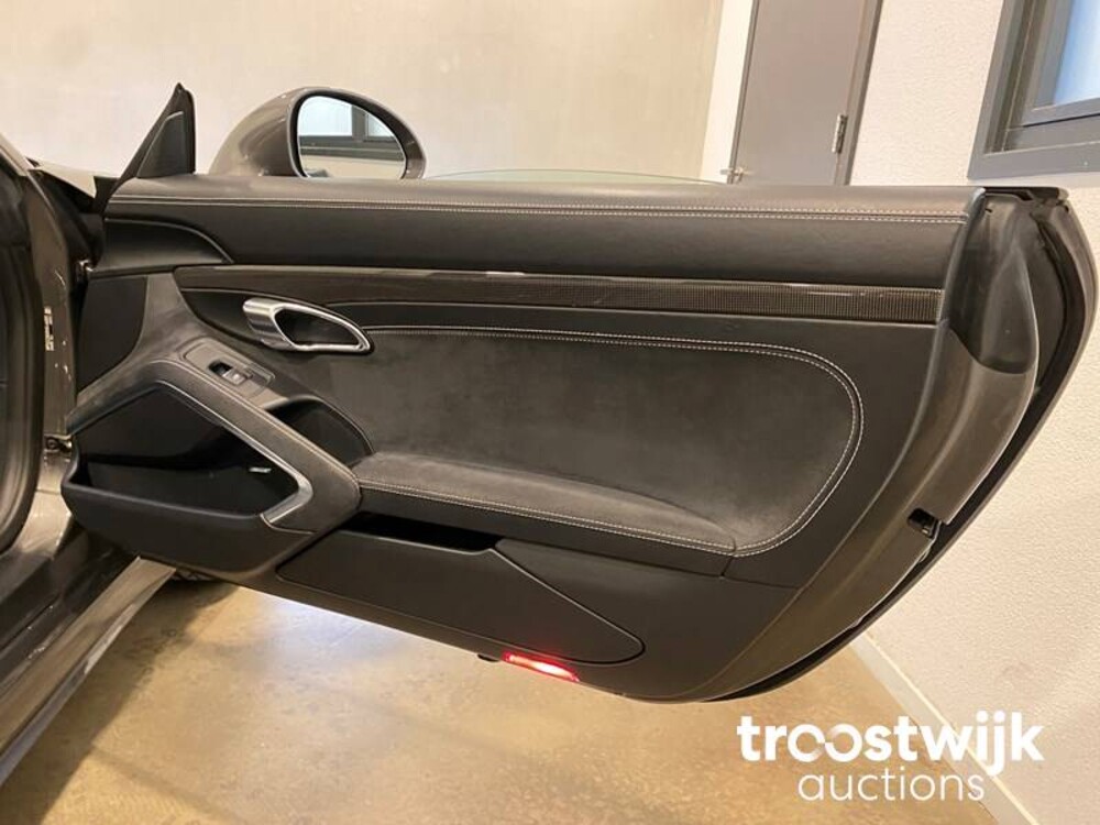 Porsche 911.2 Carrera 4 GTS 3.0 FACELIFT SportChrono Cabriolet -Orig. NL- 450pk 2017, NP-257-Z