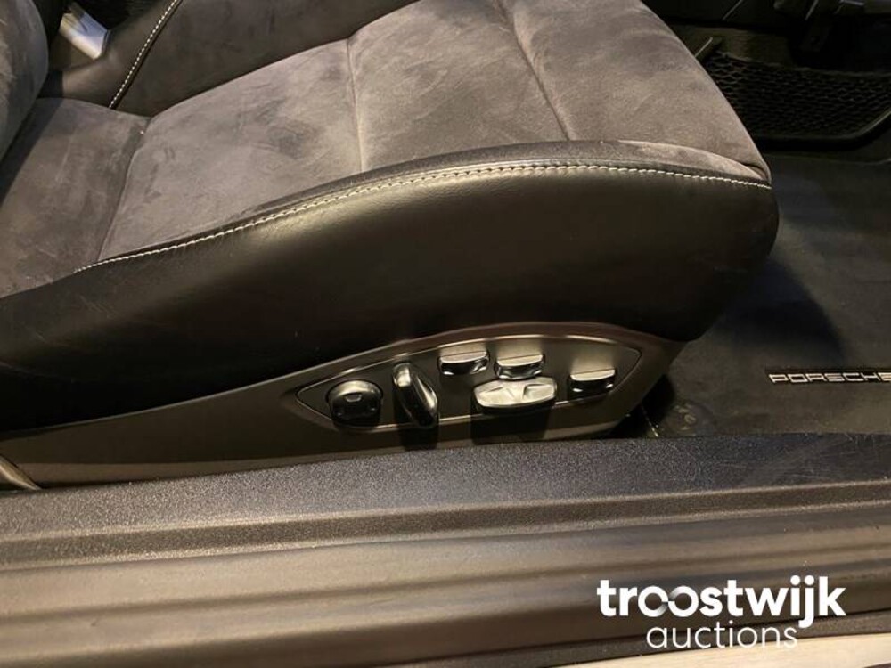 Porsche 911.2 Carrera 4 GTS 3.0 FACELIFT SportChrono Cabriolet -Orig. NL- 450pk 2017, NP-257-Z