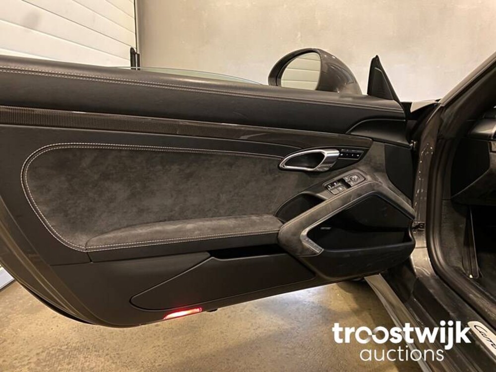 Porsche 911.2 Carrera 4 GTS 3.0 FACELIFT SportChrono Cabriolet -Orig. NL- 450pk 2017, NP-257-Z