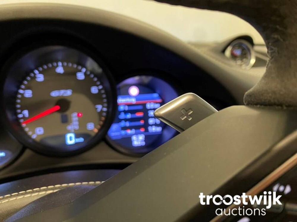 Porsche 911.2 Carrera 4 GTS 3.0 FACELIFT SportChrono Cabriolet -Orig. NL- 450pk 2017, NP-257-Z