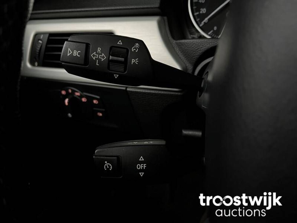 BMW 320i Cabriolet Auto