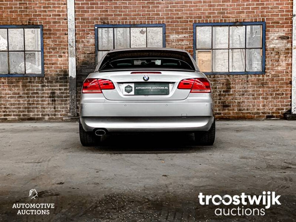 BMW 320i Cabriolet Auto