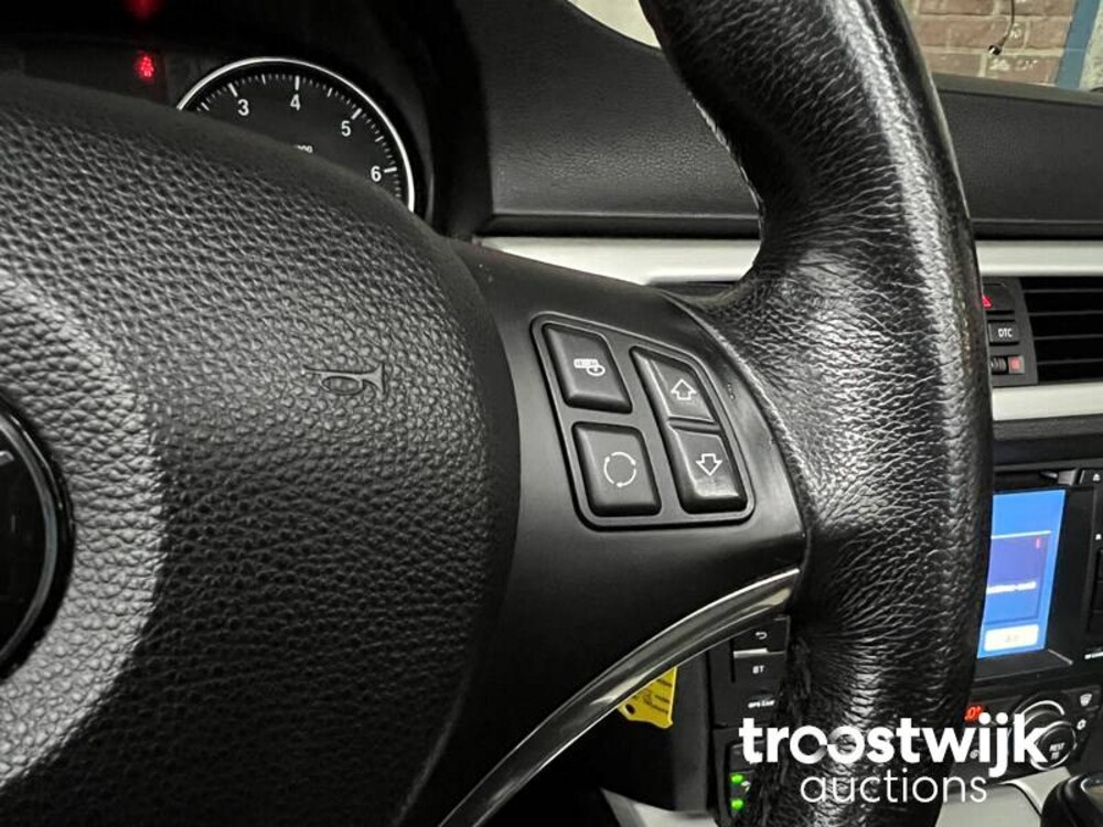 BMW 320i Cabriolet Auto