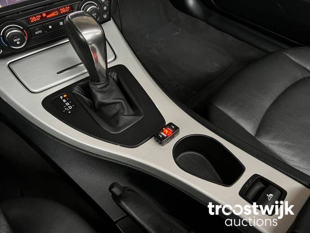 BMW 320i Cabriolet Auto