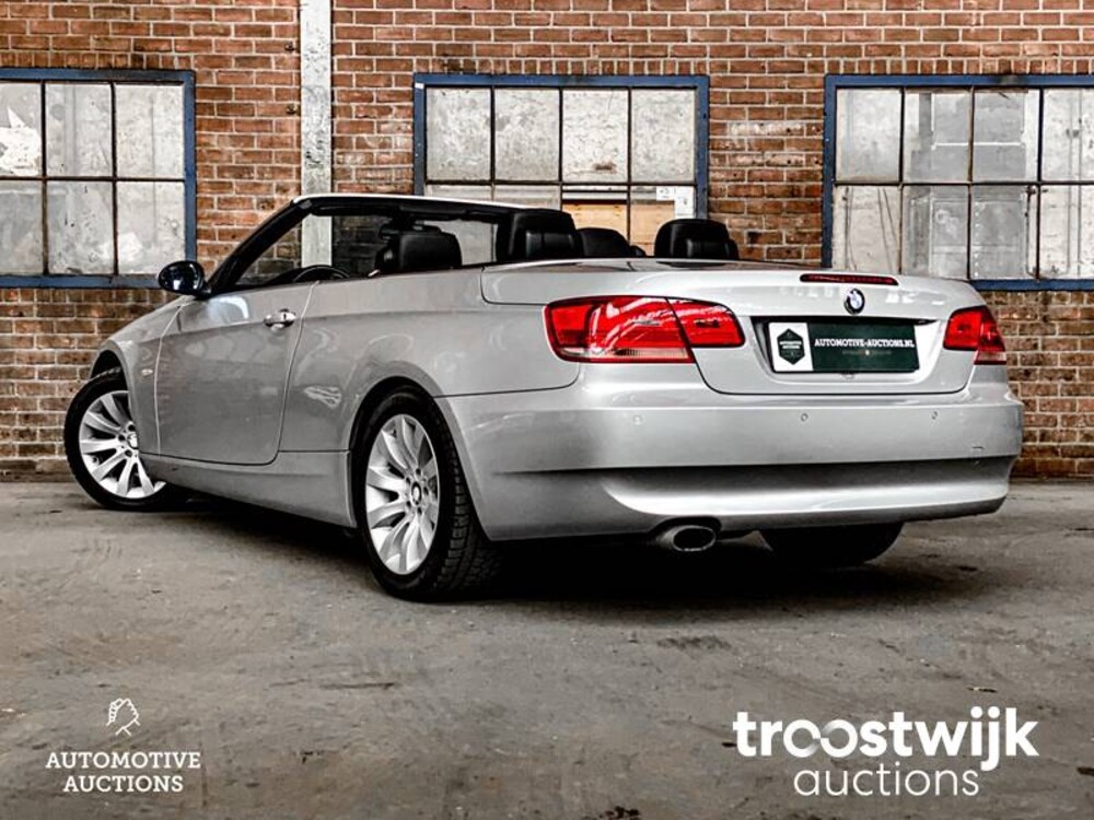 BMW 320i Cabriolet Auto