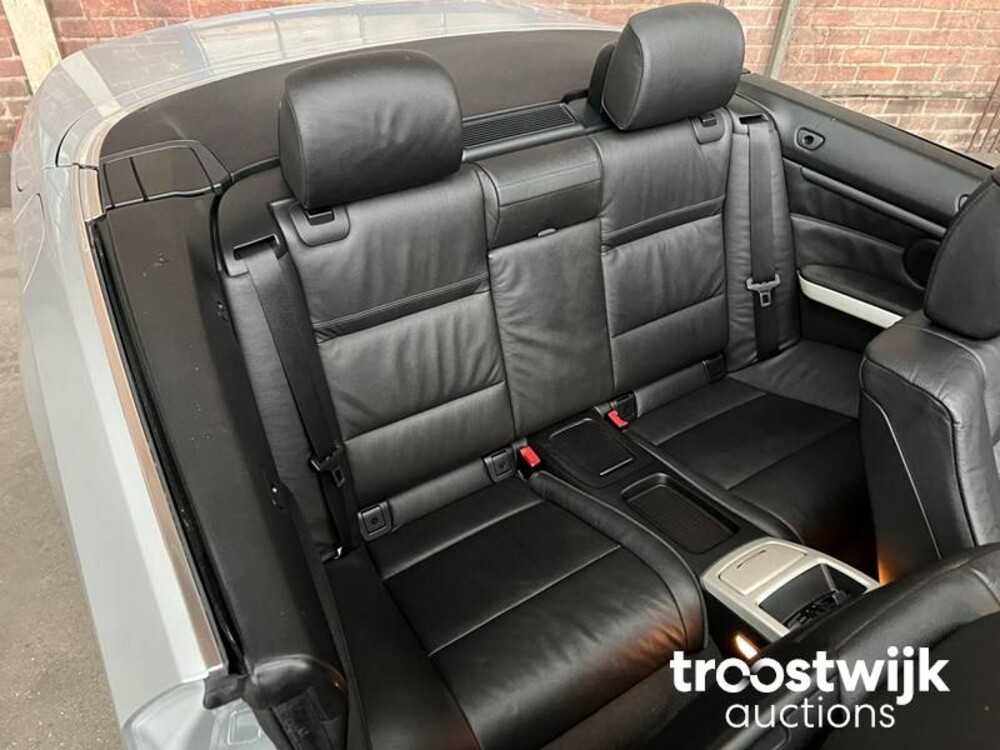 BMW 320i Cabriolet Auto