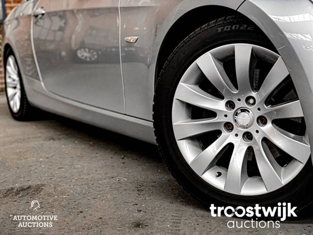 BMW 320i Cabriolet Auto