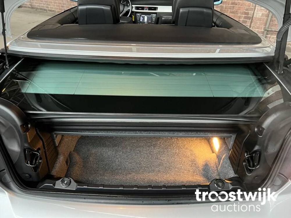 BMW 320i Cabriolet Auto