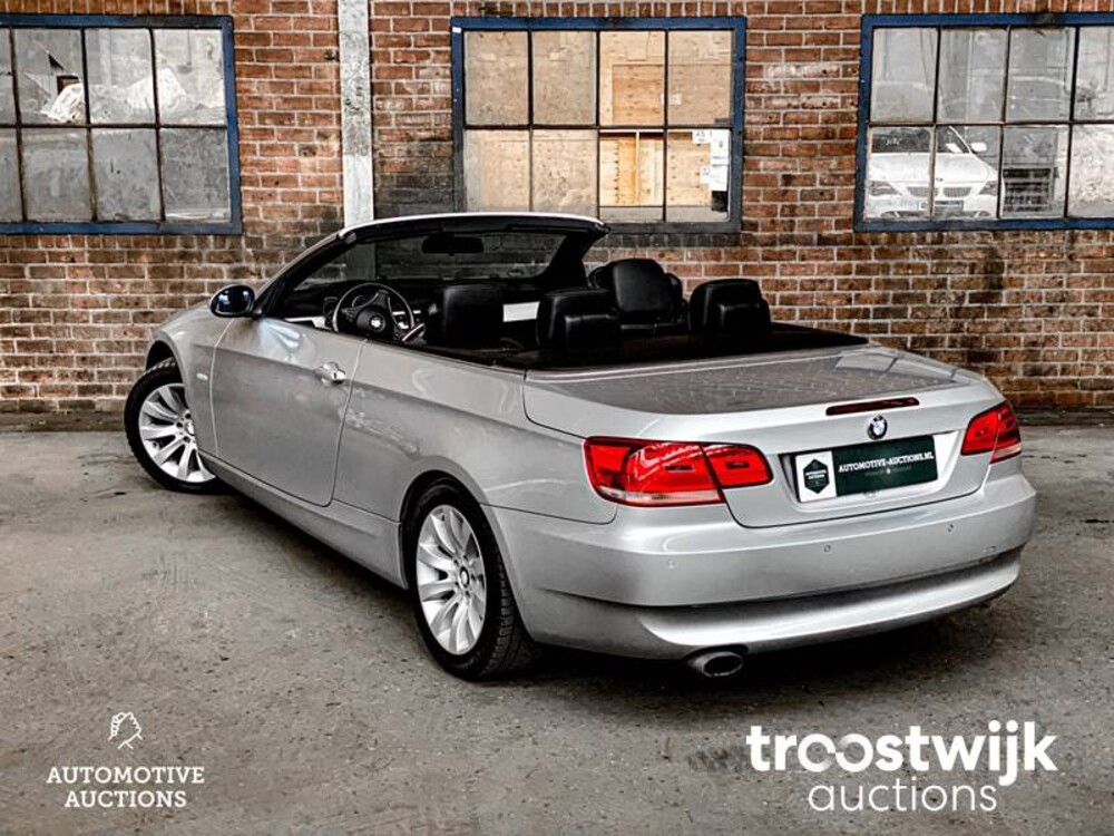 BMW 320i Cabriolet Auto