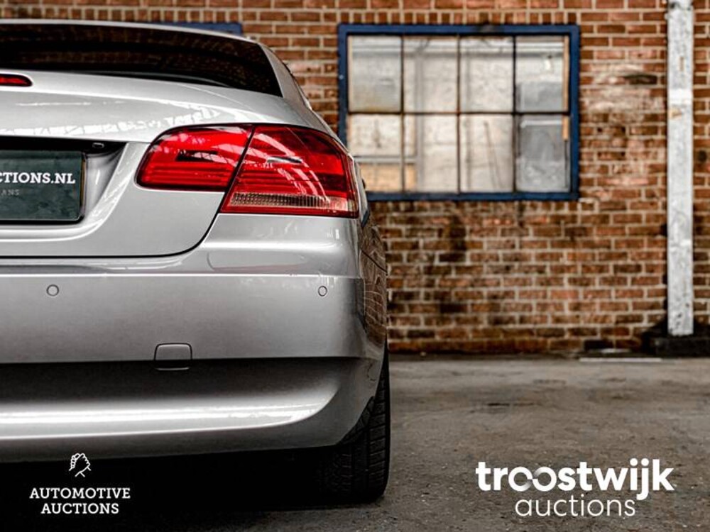 BMW 320i Cabriolet Auto