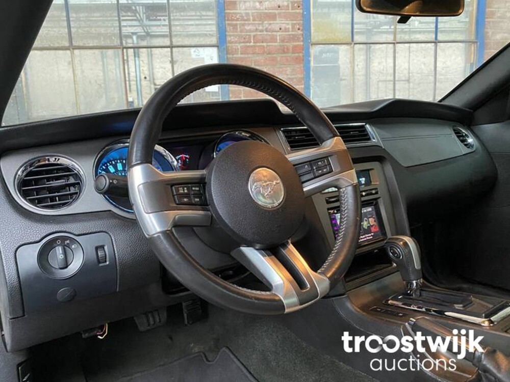 Ford Mustang V6 3.7L Auto