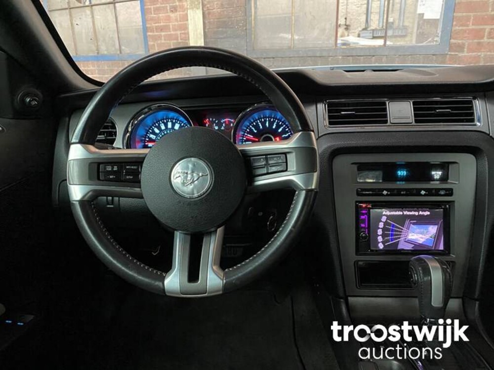 Ford Mustang V6 3.7L Auto