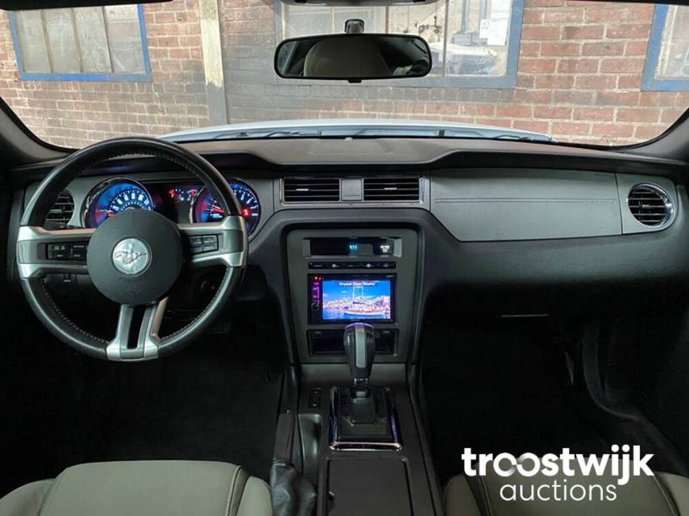 Ford Mustang V6 3.7L Auto