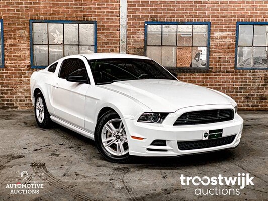 Ford Mustang V6 3.7L Auto