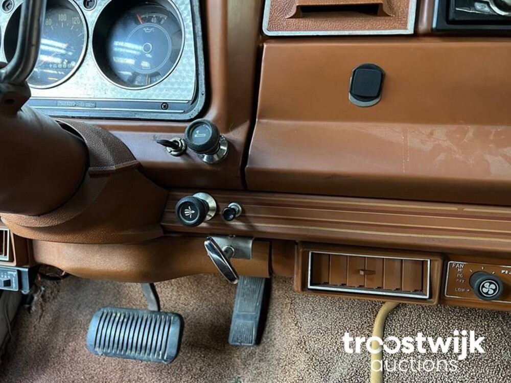 Jeep Cherokee Chief Wagon Auto