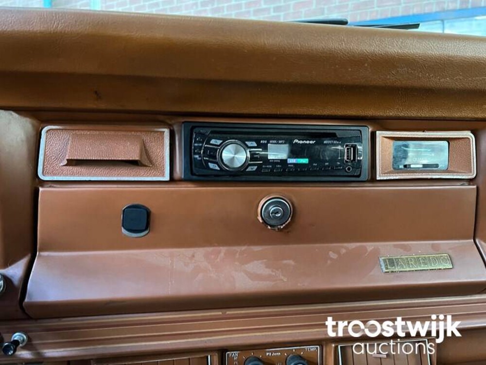 Jeep Cherokee Chief Wagon Auto