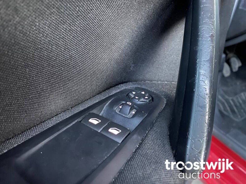 Peugeot 308 1.2 PureTech Access Auto