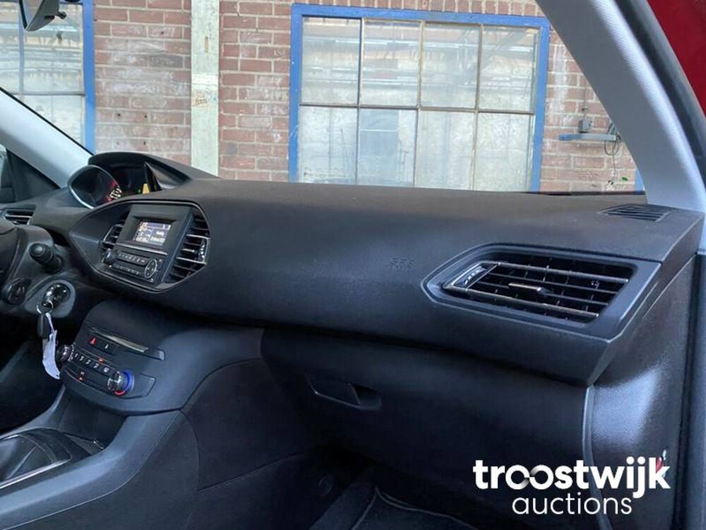 Peugeot 308 1.2 PureTech Access Auto