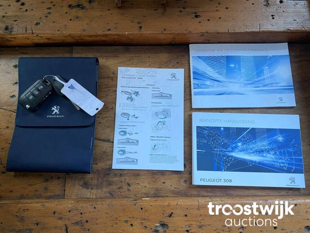 Peugeot 308 1.2 PureTech Access Auto