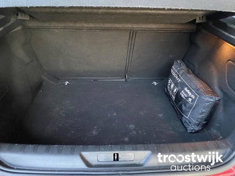 Peugeot 308 1.2 PureTech Access Auto